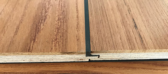 Suelo de madera en el baño con HARO Parquet Spa